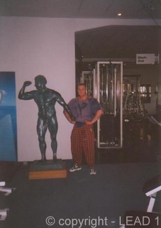 rok 2001 - Tréningové centrum Alberta Buseka - Mníchov, Nemecko
