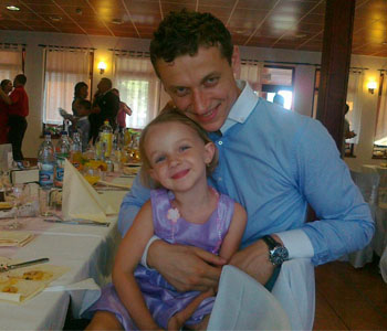 Hrdý otec s dcérkou - Rado Slamka
